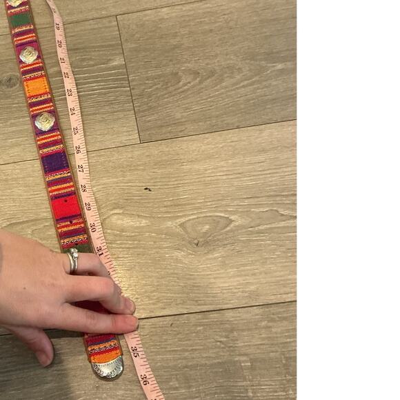 Guatemela Womens Genuine Leather Belt Embroidered Rainbow Size Medium Red Yellow - Picture 3 of 4